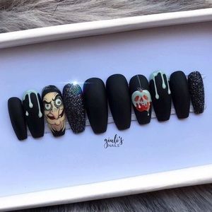 Meet your Posher, Gaby